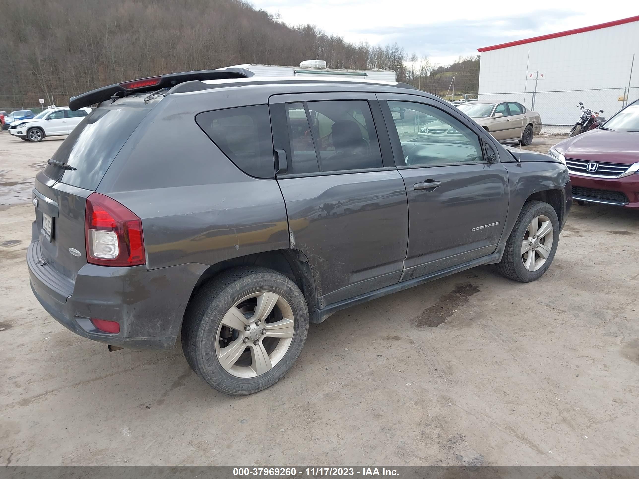 Photo 3 VIN: 1C4NJDEBXFD125870 - JEEP COMPASS 