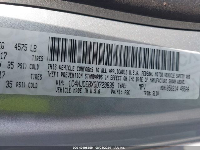 Photo 8 VIN: 1C4NJDEBXGD729839 - JEEP COMPASS 