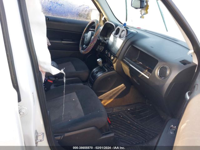 Photo 4 VIN: 1C4NJPAB3ED805793 - JEEP PATRIOT 