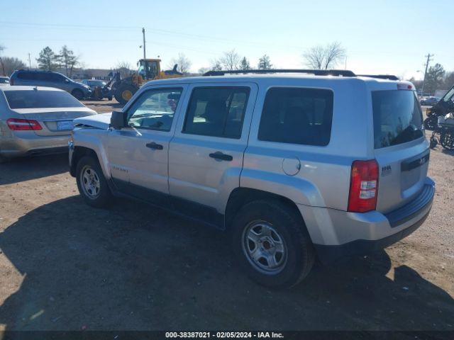 Photo 2 VIN: 1C4NJPBA0CD665124 - JEEP PATRIOT 