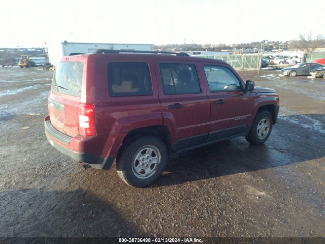 Photo 3 VIN: 1C4NJPBA0CD689052 - JEEP PATRIOT 