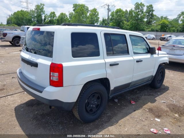 Photo 3 VIN: 1C4NJPBA0ED870509 - JEEP PATRIOT 