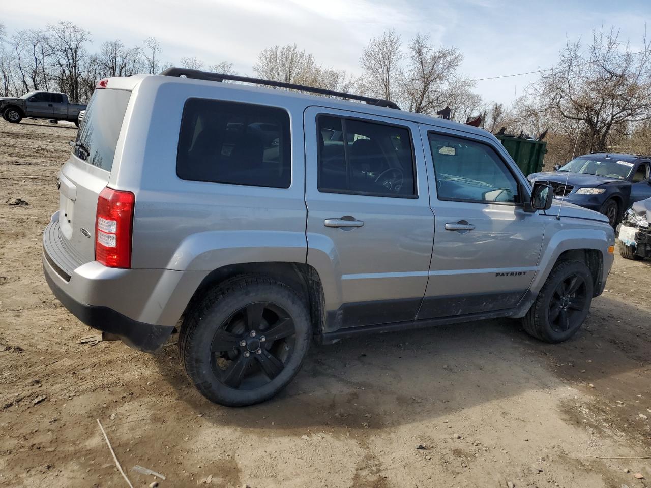 Photo 2 VIN: 1C4NJPBA0ED880960 - JEEP LIBERTY (PATRIOT) 