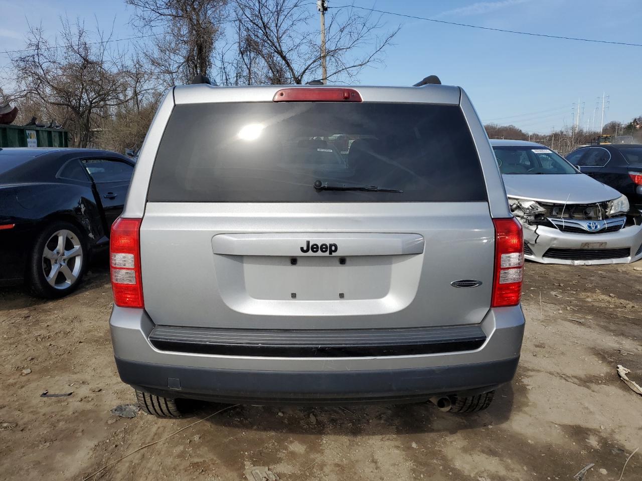 Photo 5 VIN: 1C4NJPBA0ED880960 - JEEP LIBERTY (PATRIOT) 