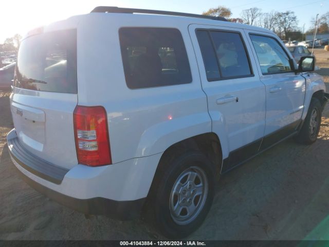 Photo 3 VIN: 1C4NJPBA0FD209015 - JEEP PATRIOT 