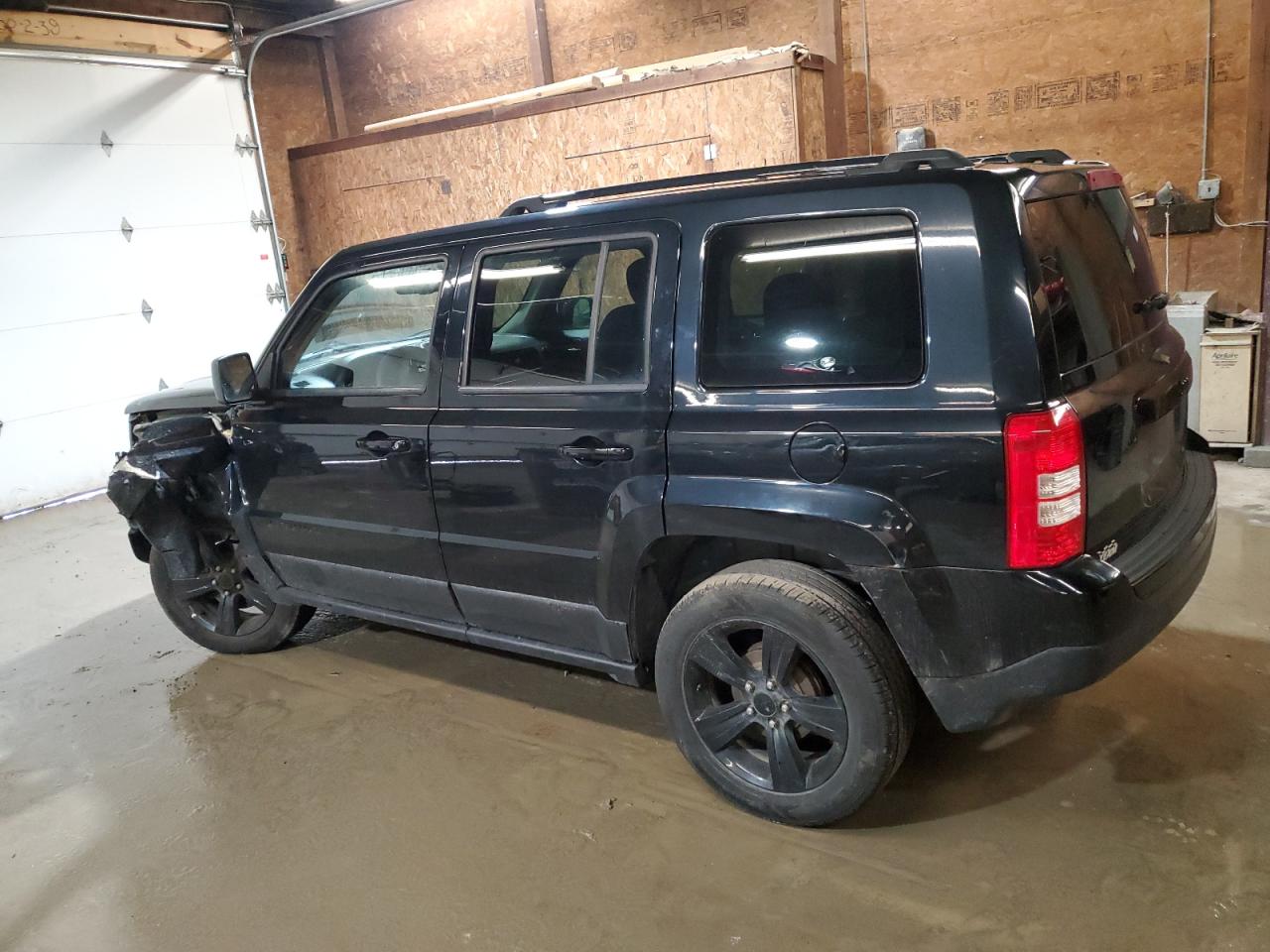 Photo 1 VIN: 1C4NJPBA0FD318638 - JEEP LIBERTY (PATRIOT) 