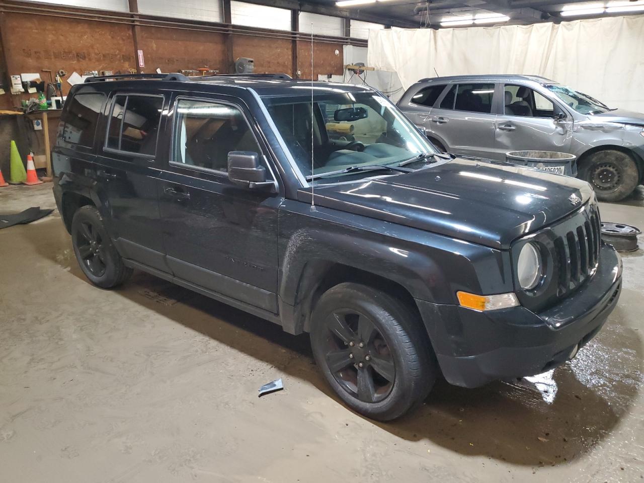 Photo 3 VIN: 1C4NJPBA0FD318638 - JEEP LIBERTY (PATRIOT) 