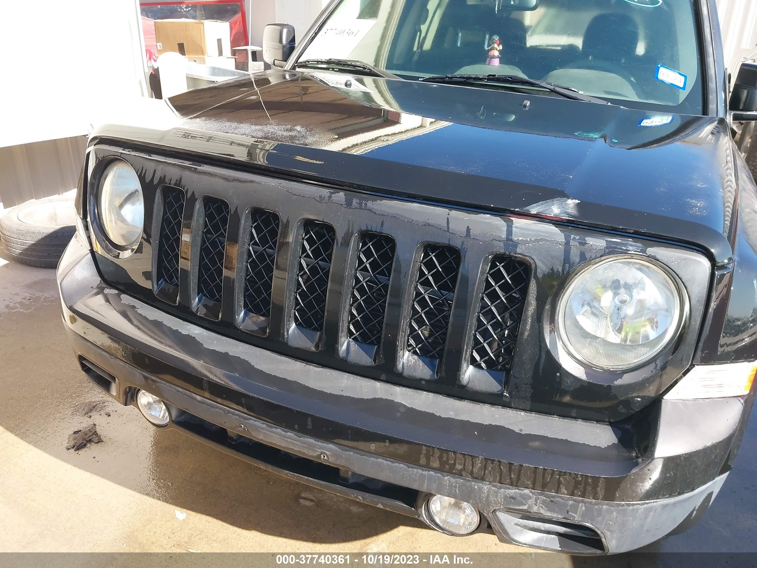 Photo 5 VIN: 1C4NJPBA0FD350893 - JEEP LIBERTY (PATRIOT) 