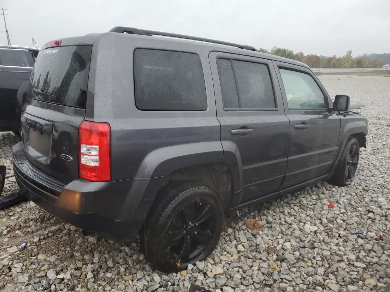 Photo 2 VIN: 1C4NJPBA0FD428606 - JEEP LIBERTY (PATRIOT) 