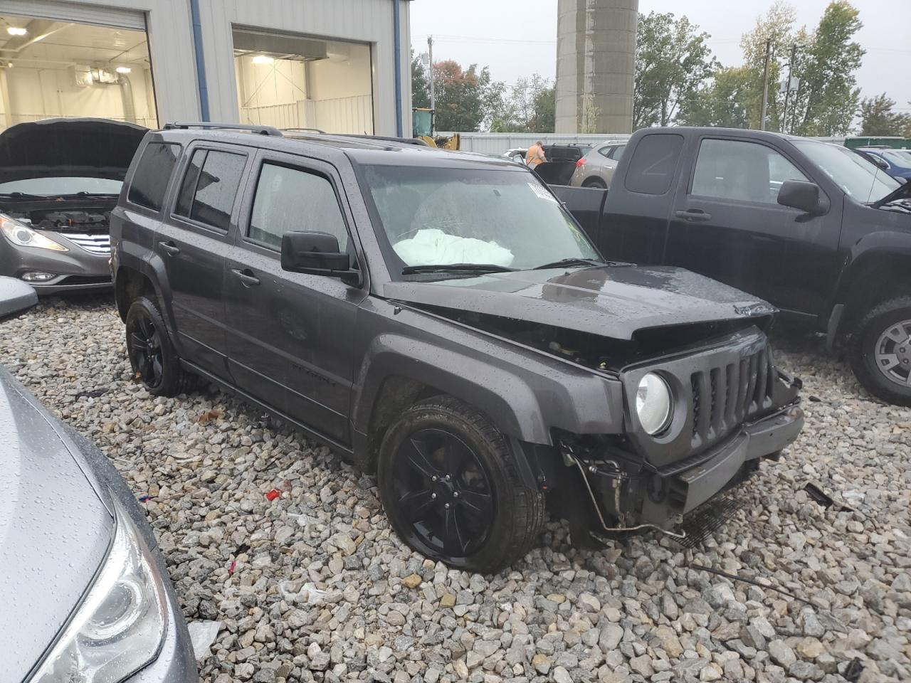 Photo 3 VIN: 1C4NJPBA0FD428606 - JEEP LIBERTY (PATRIOT) 