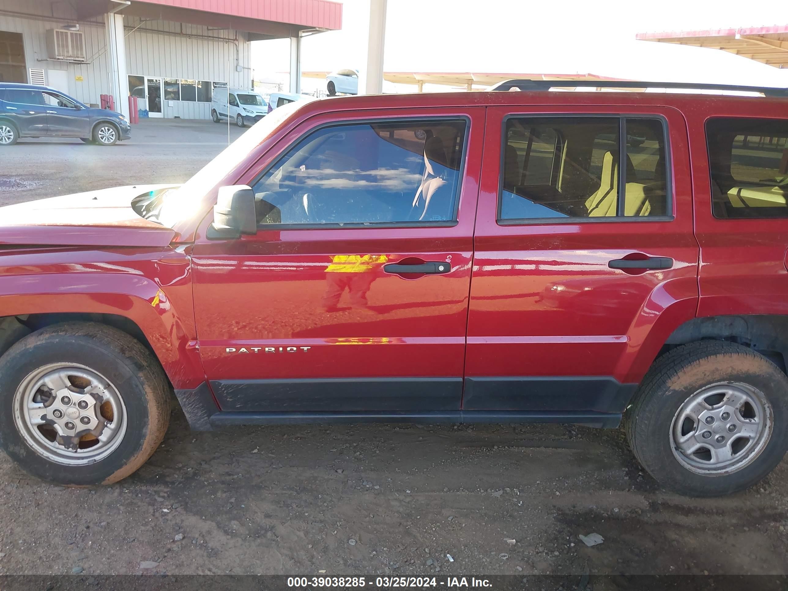 Photo 13 VIN: 1C4NJPBA0GD698775 - JEEP LIBERTY (PATRIOT) 