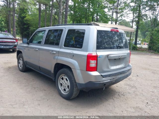 Photo 2 VIN: 1C4NJPBA0GD722556 - JEEP PATRIOT 