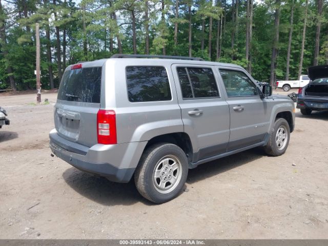 Photo 3 VIN: 1C4NJPBA0GD722556 - JEEP PATRIOT 