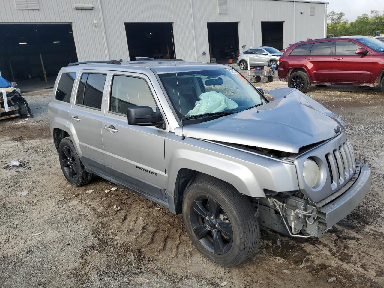 Photo 3 VIN: 1C4NJPBA1ED850110 - JEEP LIBERTY (PATRIOT) 