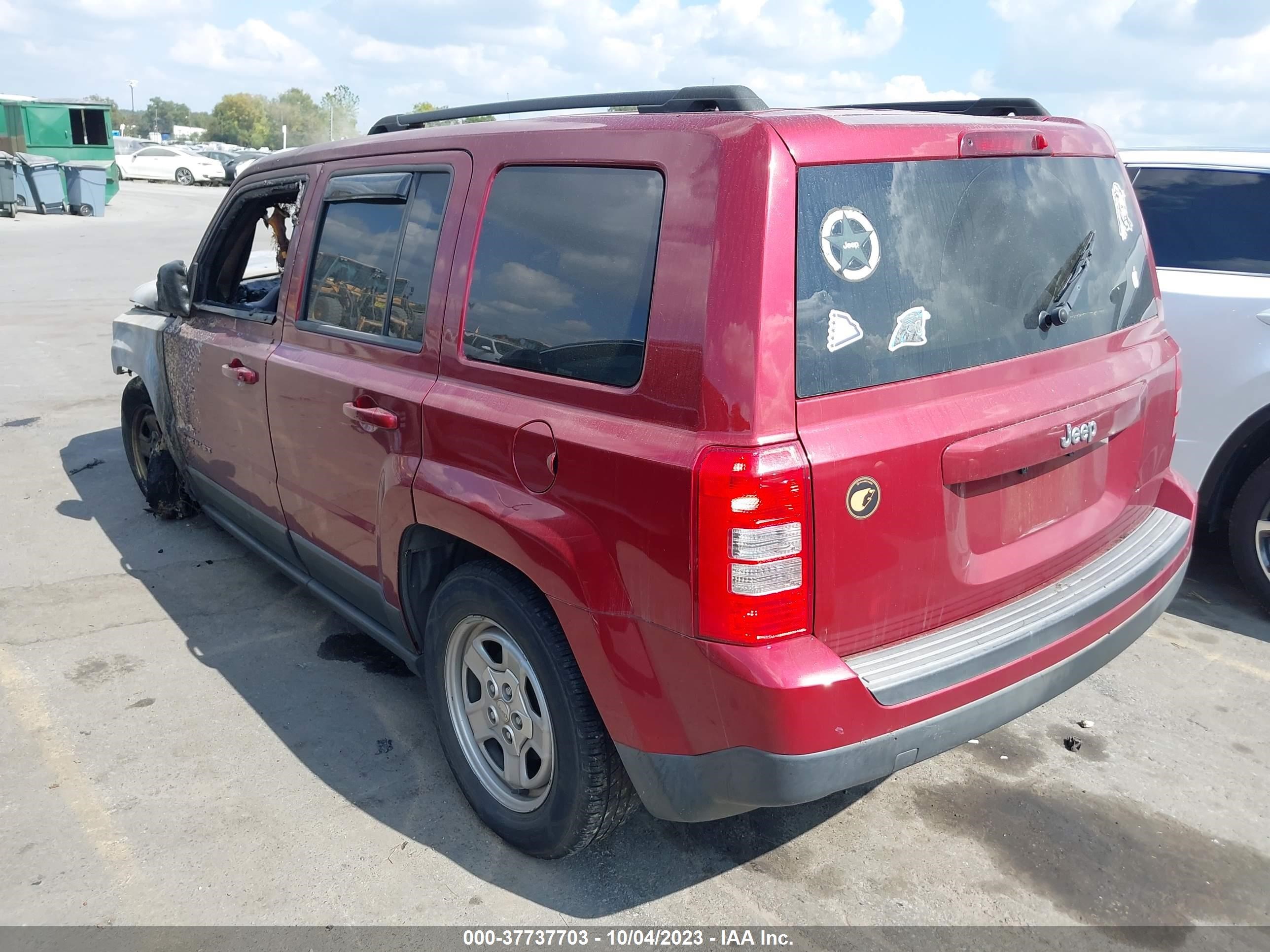 Photo 2 VIN: 1C4NJPBA1FD235591 - JEEP LIBERTY (PATRIOT) 