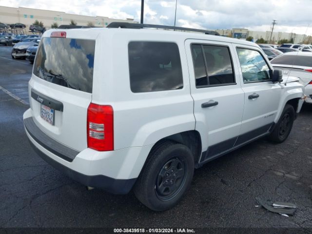 Photo 3 VIN: 1C4NJPBA1GD519093 - JEEP PATRIOT 