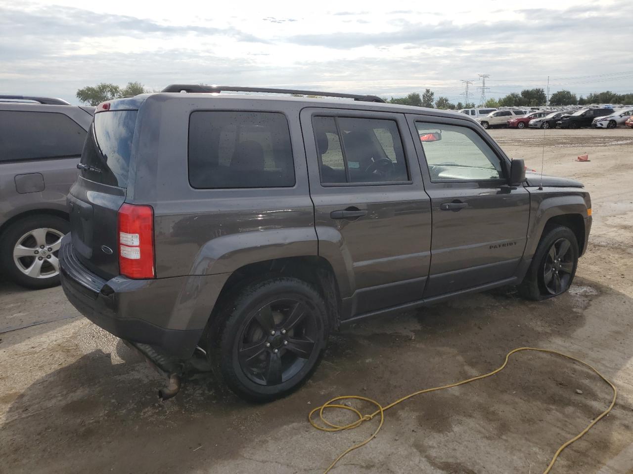 Photo 2 VIN: 1C4NJPBA2ED848253 - JEEP LIBERTY (PATRIOT) 