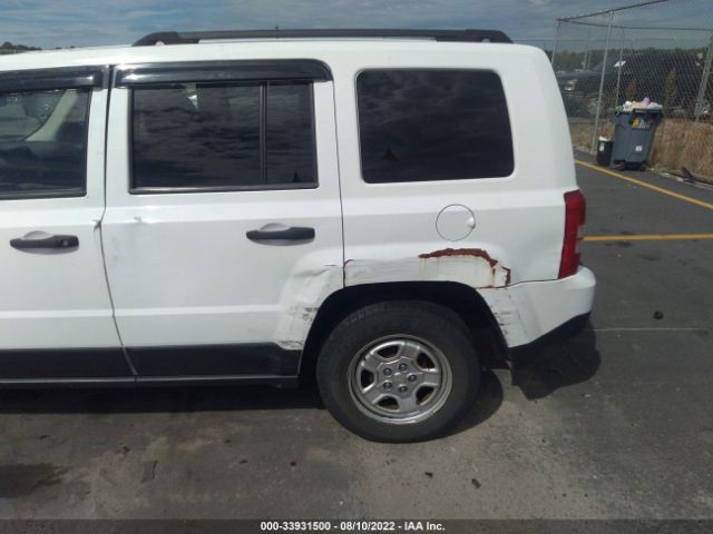 Photo 5 VIN: 1C4NJPBA2ED848379 - JEEP PATRIOT 