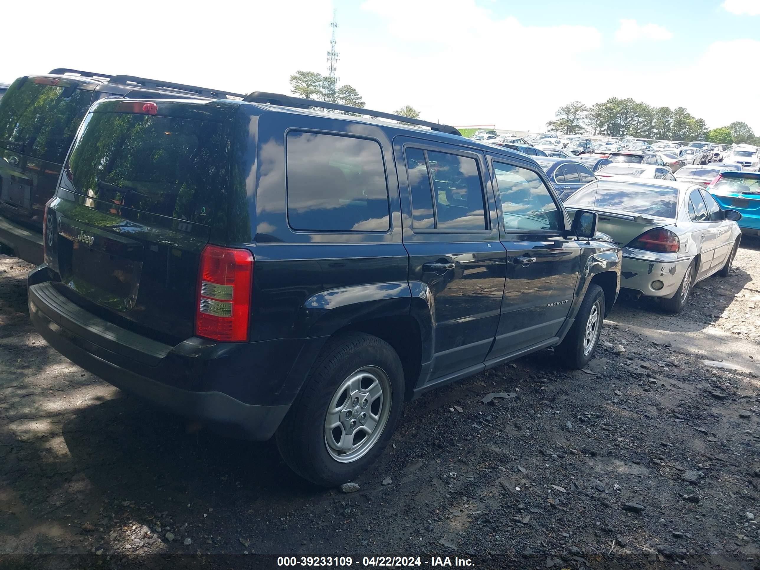 Photo 3 VIN: 1C4NJPBA2FD402413 - JEEP LIBERTY (PATRIOT) 