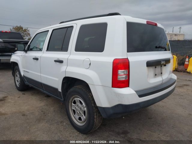 Photo 2 VIN: 1C4NJPBA2GD813893 - JEEP PATRIOT 