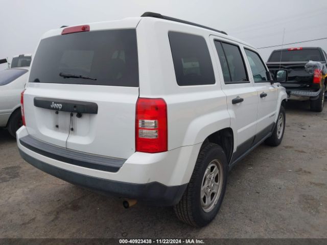 Photo 3 VIN: 1C4NJPBA2GD813893 - JEEP PATRIOT 