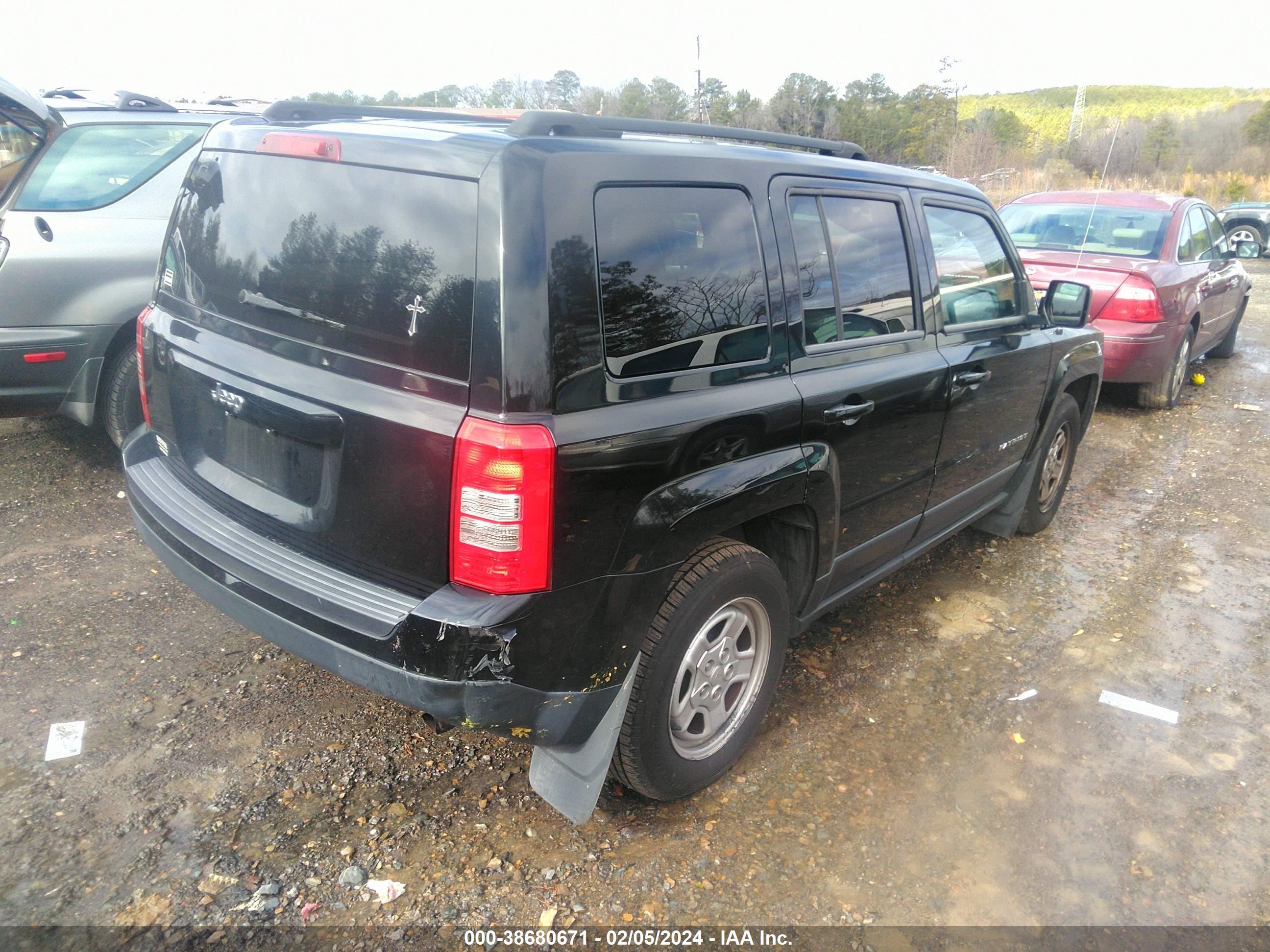 Photo 3 VIN: 1C4NJPBA3DD246718 - JEEP LIBERTY (PATRIOT) 