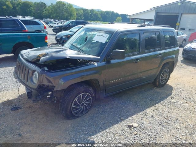 Photo 1 VIN: 1C4NJPBA3FD402596 - JEEP PATRIOT 