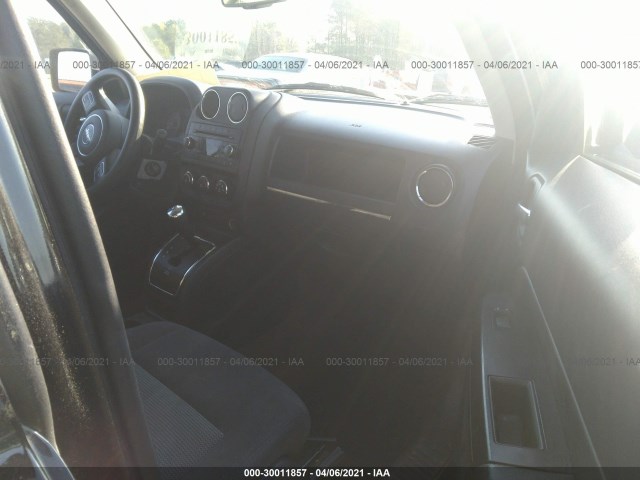 Photo 4 VIN: 1C4NJPBA3GD688371 - JEEP PATRIOT 