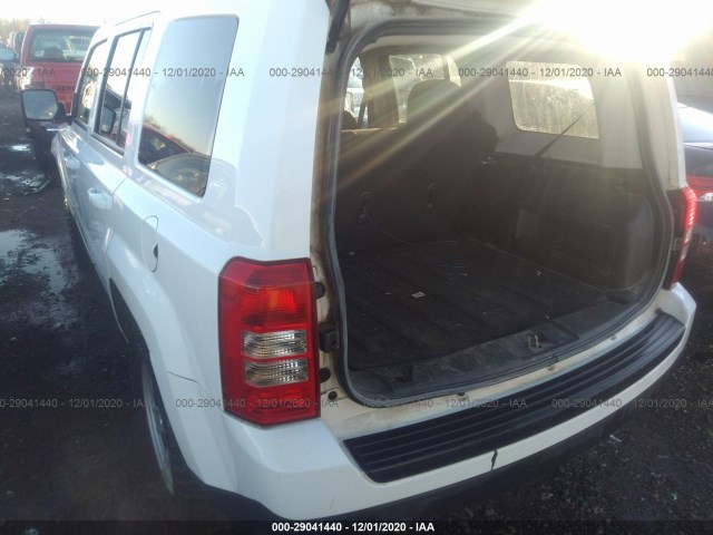 Photo 2 VIN: 1C4NJPBA3HD116055 - JEEP PATRIOT 