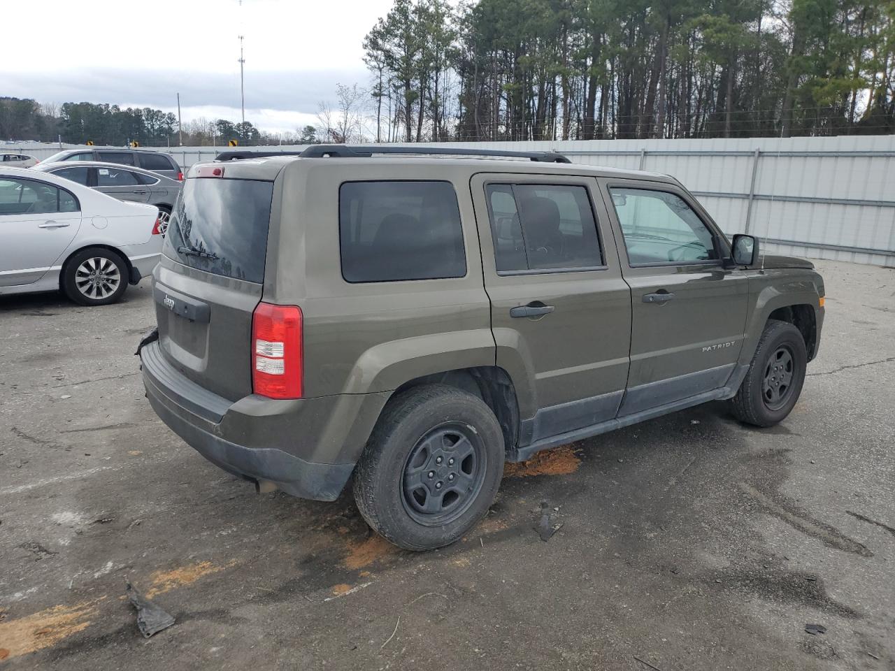 Photo 2 VIN: 1C4NJPBA4FD414109 - JEEP LIBERTY (PATRIOT) 