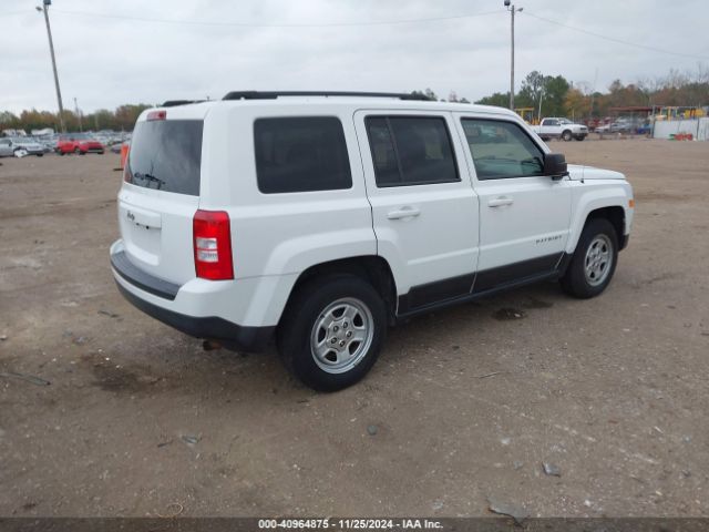 Photo 3 VIN: 1C4NJPBA4GD769461 - JEEP PATRIOT 