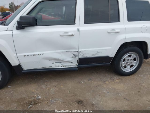 Photo 5 VIN: 1C4NJPBA4GD769461 - JEEP PATRIOT 