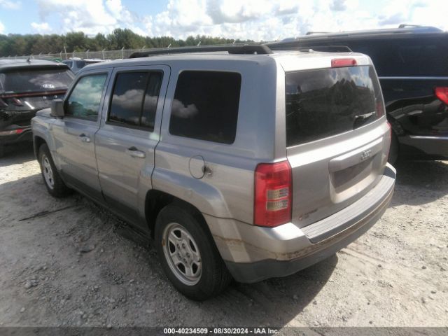 Photo 2 VIN: 1C4NJPBA4GD811093 - JEEP PATRIOT 