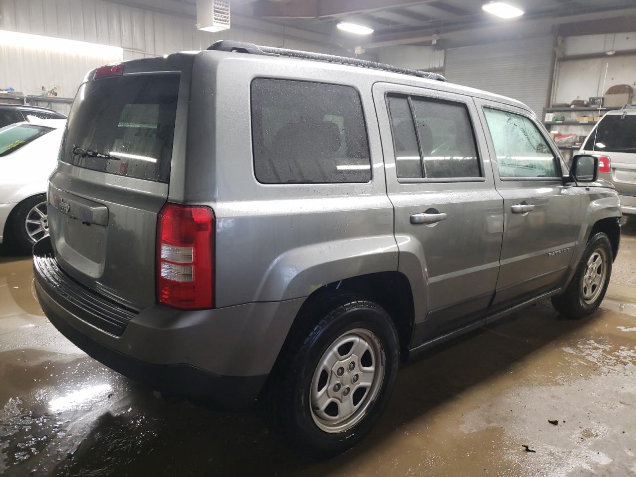 Photo 2 VIN: 1C4NJPBA5ED574949 - JEEP LIBERTY (PATRIOT) 