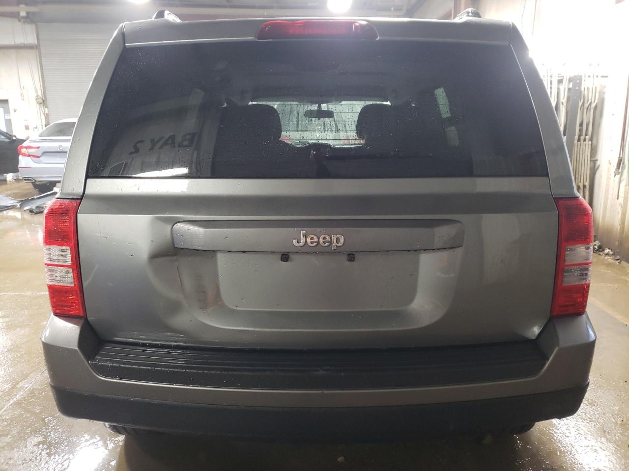 Photo 5 VIN: 1C4NJPBA5ED574949 - JEEP LIBERTY (PATRIOT) 