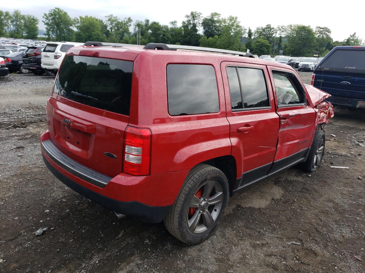 Photo 2 VIN: 1C4NJPBA5GD677601 - JEEP LIBERTY (PATRIOT) 