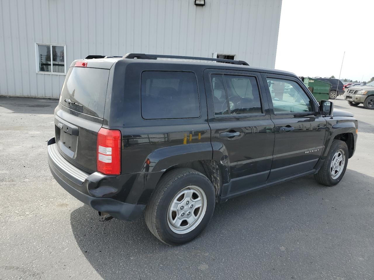 Photo 2 VIN: 1C4NJPBA5GD765869 - JEEP LIBERTY (PATRIOT) 