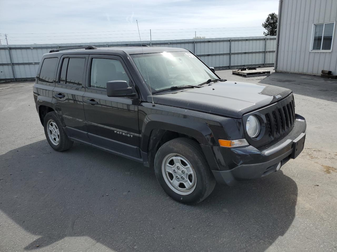 Photo 3 VIN: 1C4NJPBA5GD765869 - JEEP LIBERTY (PATRIOT) 