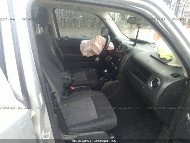 Photo 4 VIN: 1C4NJPBA6CD566128 - JEEP PATRIOT 