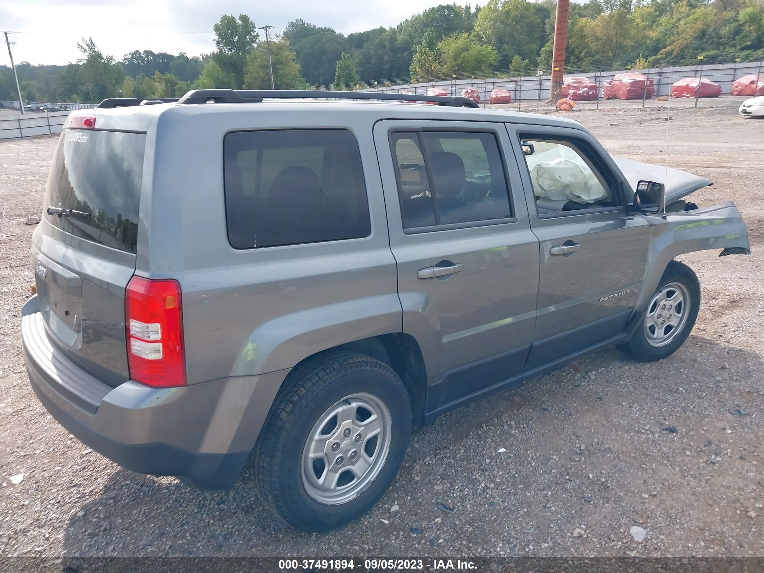 Photo 3 VIN: 1C4NJPBA6ED555679 - JEEP LIBERTY (PATRIOT) 