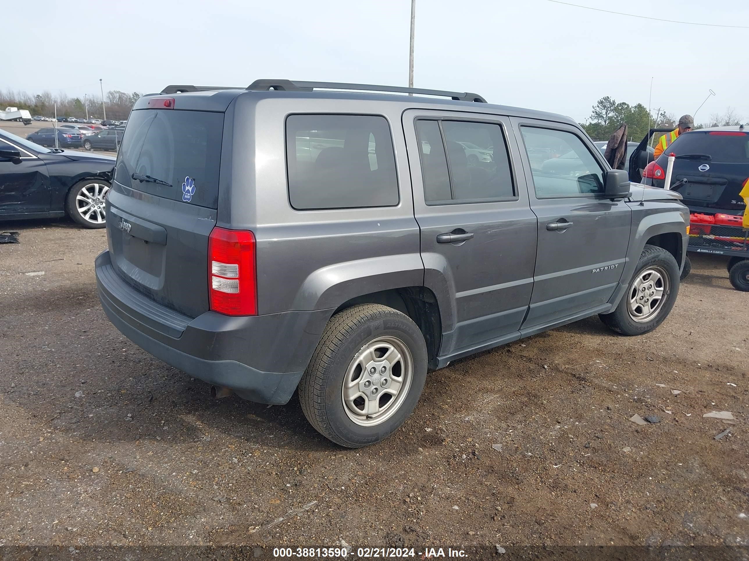 Photo 3 VIN: 1C4NJPBA6FD240530 - JEEP LIBERTY (PATRIOT) 