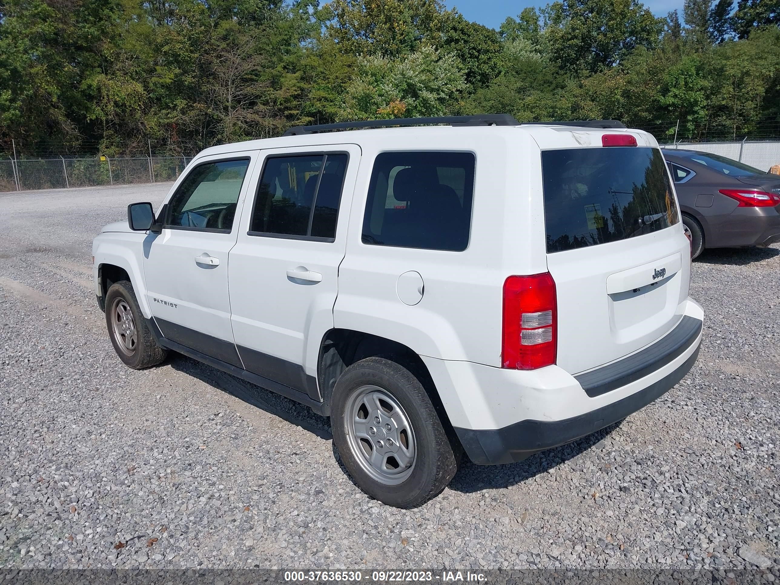 Photo 2 VIN: 1C4NJPBA6FD280672 - JEEP LIBERTY (PATRIOT) 