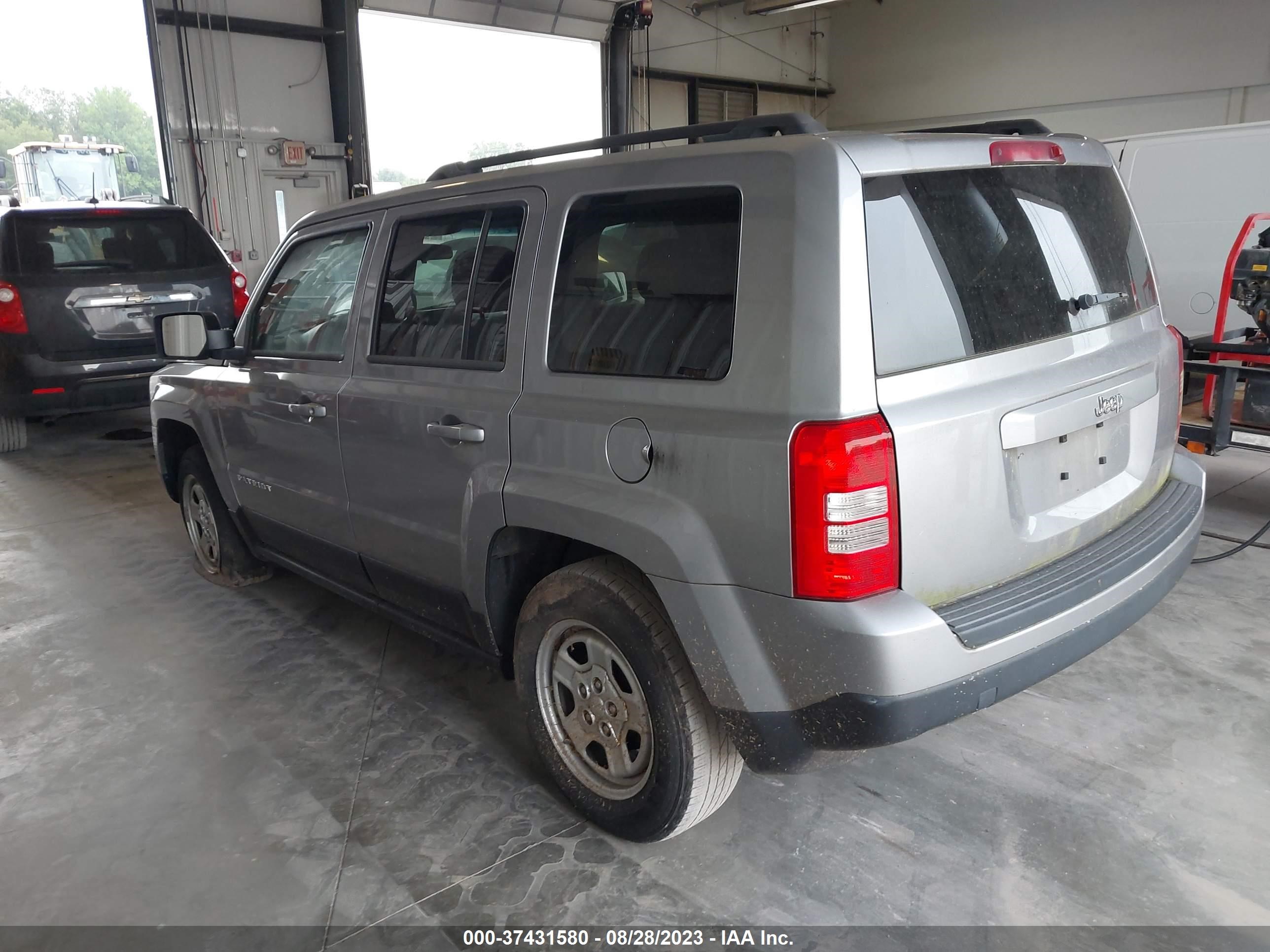 Photo 2 VIN: 1C4NJPBA6FD438282 - JEEP LIBERTY (PATRIOT) 