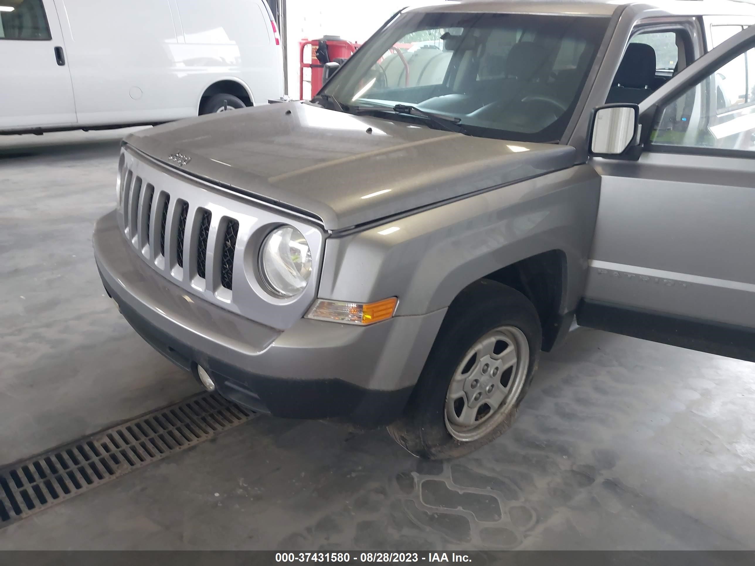 Photo 5 VIN: 1C4NJPBA6FD438282 - JEEP LIBERTY (PATRIOT) 