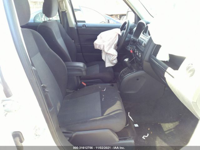 Photo 4 VIN: 1C4NJPBA6GD574624 - JEEP LIBERTY (PATRIOT) 