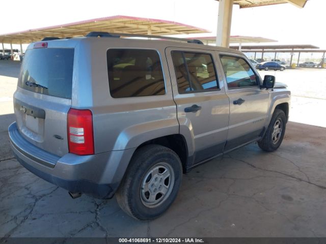 Photo 3 VIN: 1C4NJPBA6GD700187 - JEEP PATRIOT 