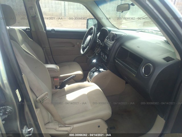 Photo 4 VIN: 1C4NJPBA7CD586646 - JEEP PATRIOT 