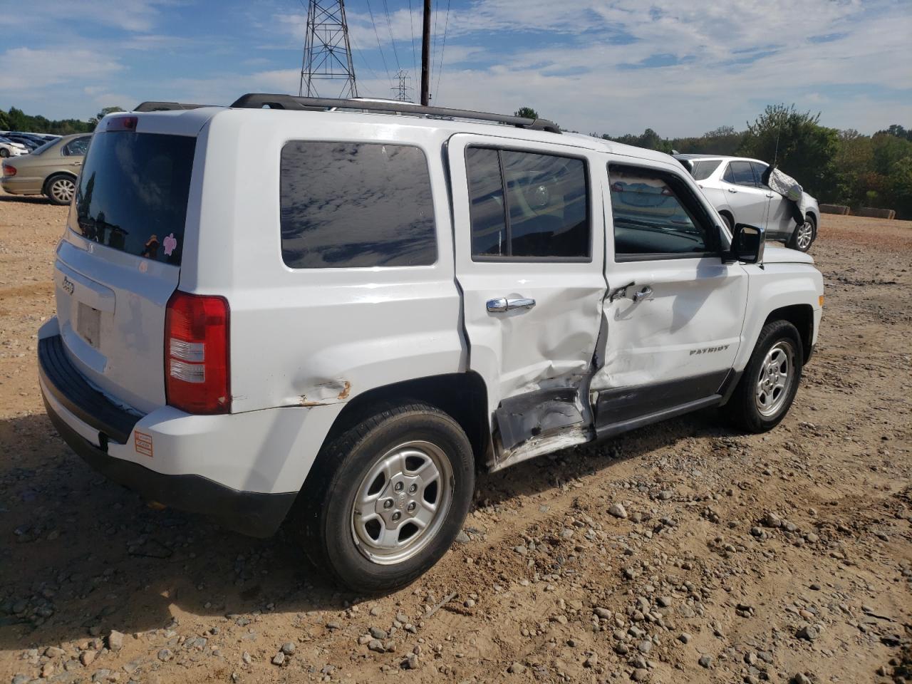 Photo 2 VIN: 1C4NJPBA7ED779186 - JEEP LIBERTY (PATRIOT) 