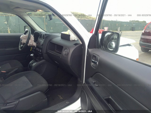 Photo 4 VIN: 1C4NJPBA7GD528364 - JEEP PATRIOT 