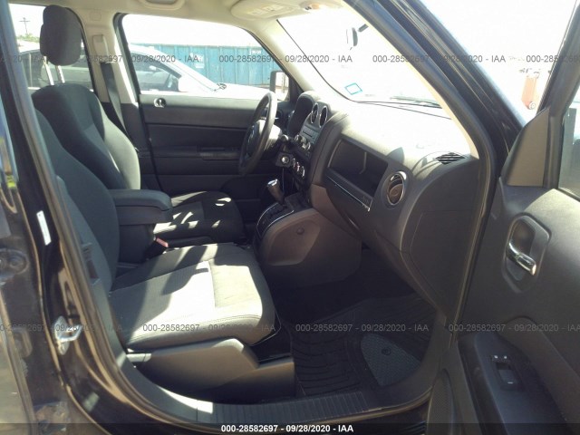 Photo 4 VIN: 1C4NJPBA8CD500549 - JEEP PATRIOT 